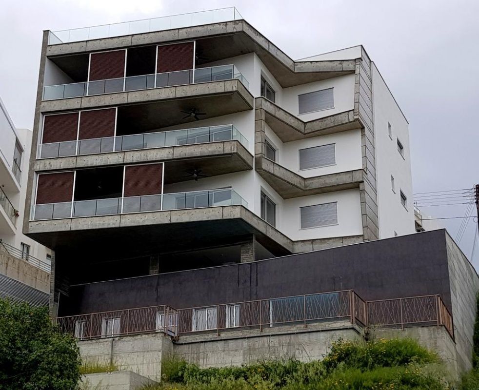 Коммерческая недвижимость в Лимасоле, Кипр, 1 050 м2 - фото 1