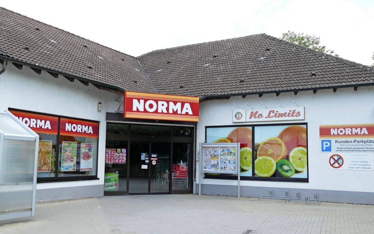 Магазин в Верхней Франконии, Германия, 1 718 м2 - фото 1