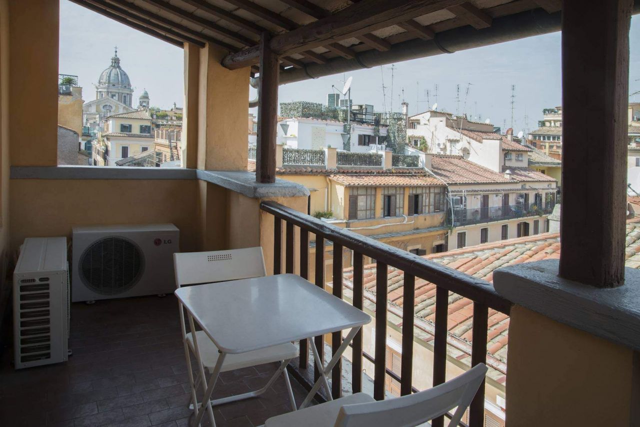 Апартаменты в Риме, Италия, 70 м2 - фото 1