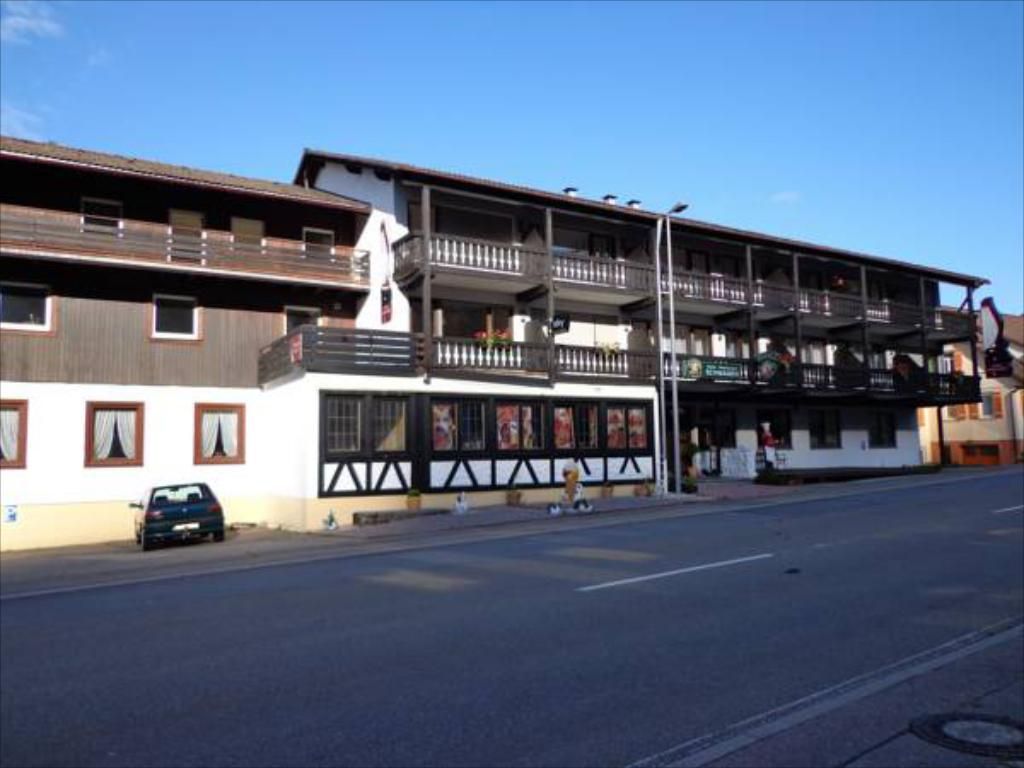 Отель, гостиница в Карлсруэ, Германия, 1 700 м2 - фото 1