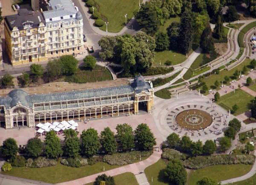 Отель, гостиница в Марианске-Лазне, Чехия, 2 501 м2 - фото 1