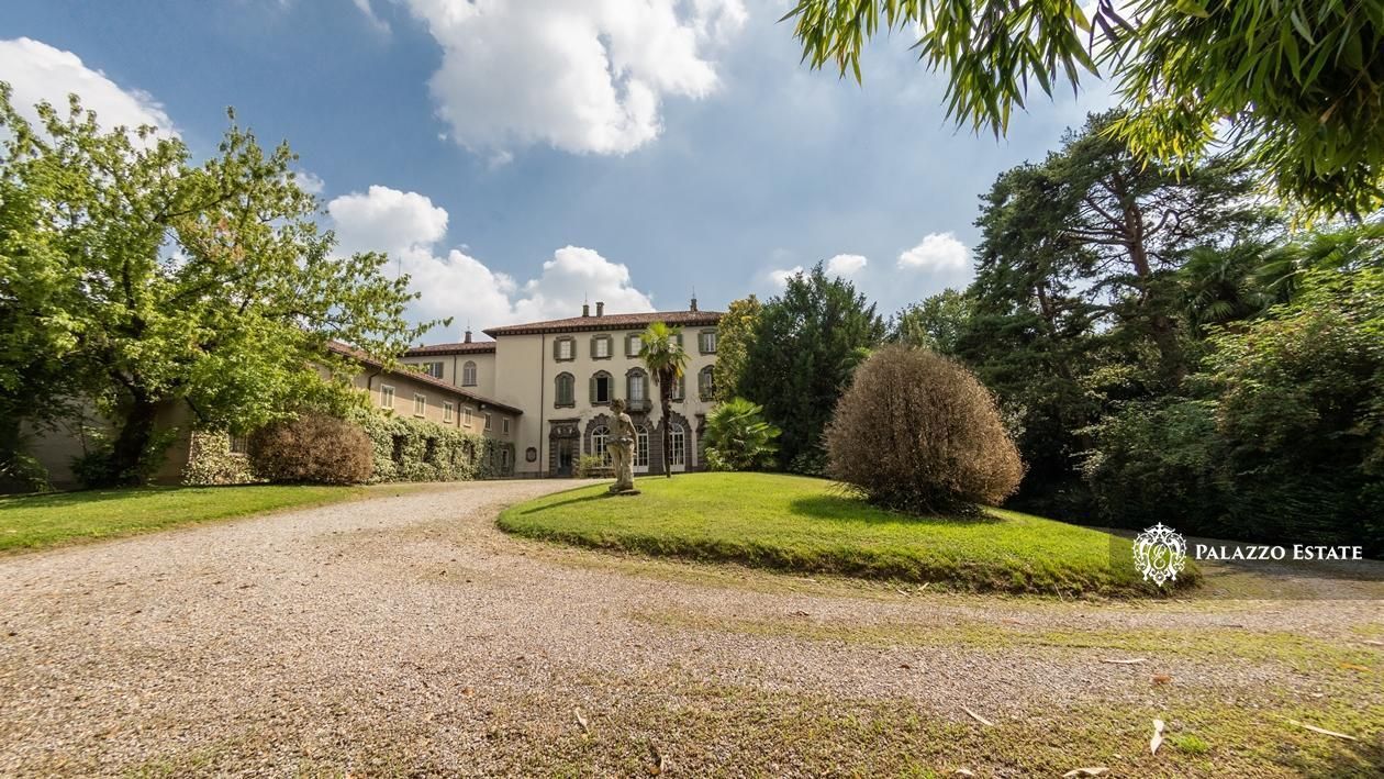 Вилла в Карате-Брианце, Италия, 3 500 м² - фото 4