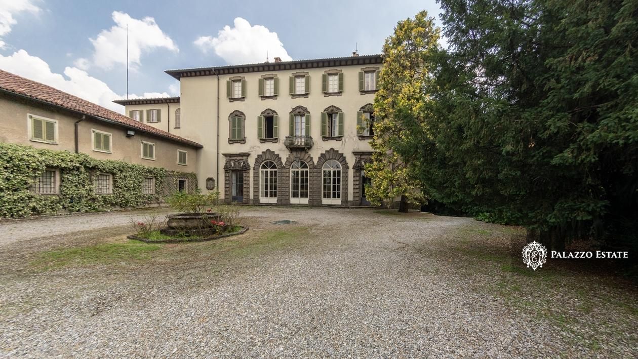 Вилла в Карате-Брианце, Италия, 3 500 м² - фото 5