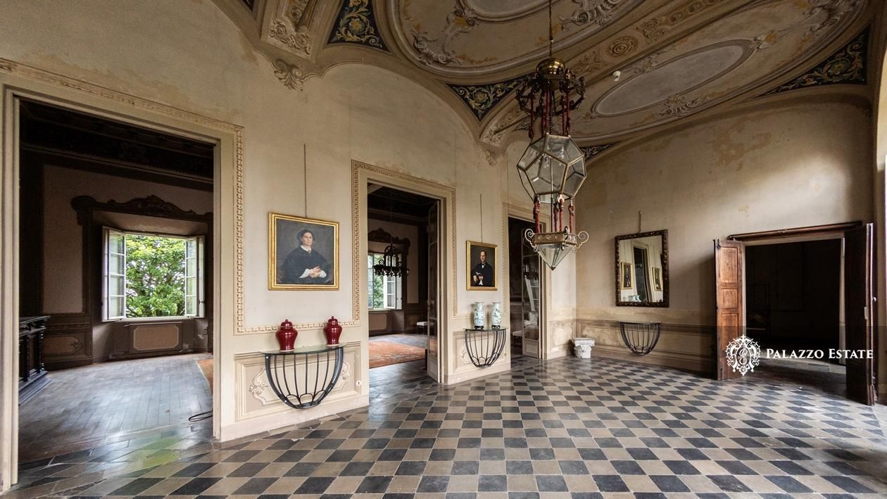 Вилла в Карате-Брианце, Италия, 3 500 м² - фото 9