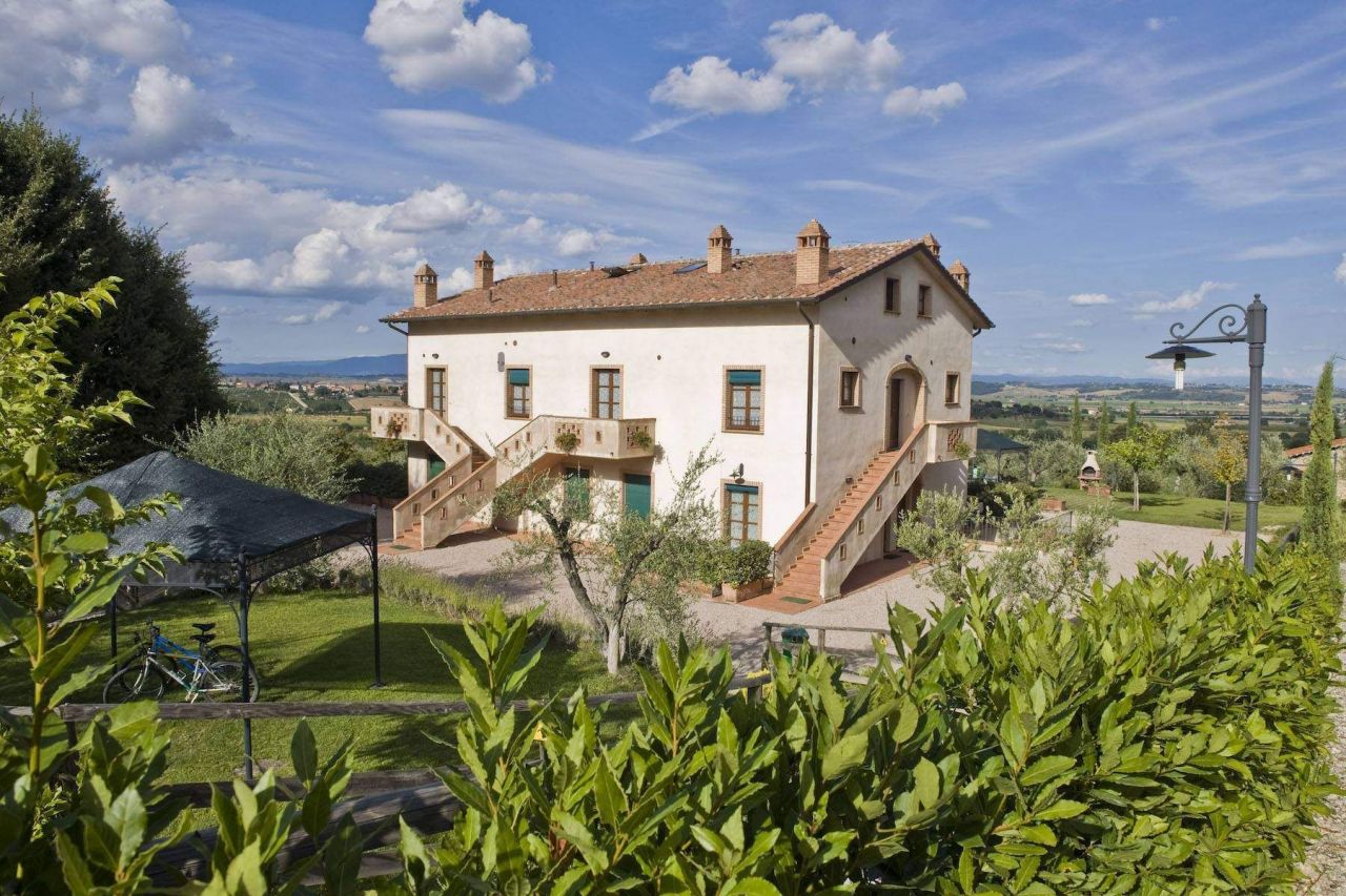 Дом в Монтепульчано, Италия, 478 м2 - фото 1