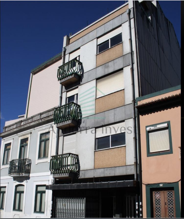 Доходный дом в Порту, Португалия, 650 м2 - фото 1