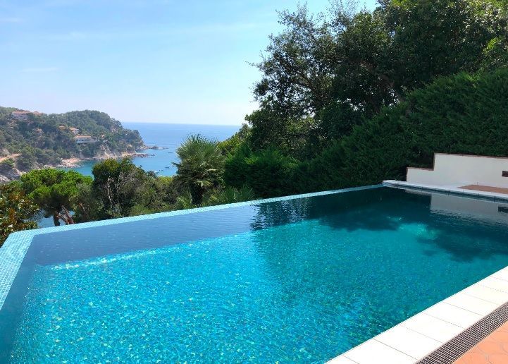 Вилла в Тосса-де-Мар, Испания, 605 м² - фото 2