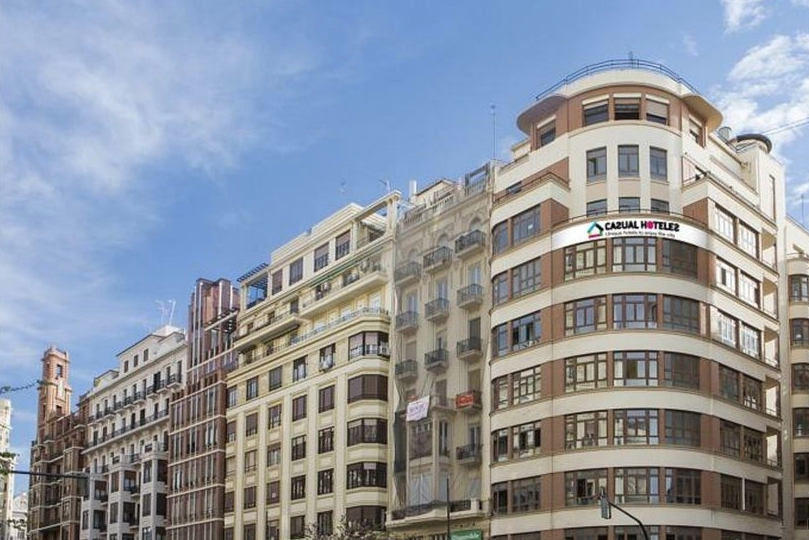 Отель, гостиница в Валенсии, Испания, 3 300 м2 - фото 1