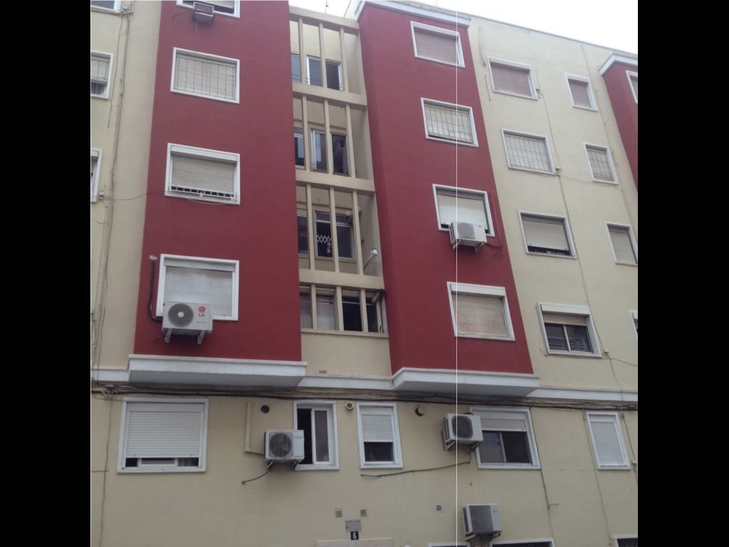 Коммерческая недвижимость в Валенсии, Испания, 1 550 м2 - фото 1