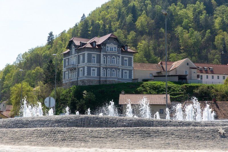 Отель, гостиница в Целе, Словения, 956 м2 - фото 1