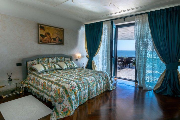 Поместье у озера Гарда, Италия, 500 м² - фото 3