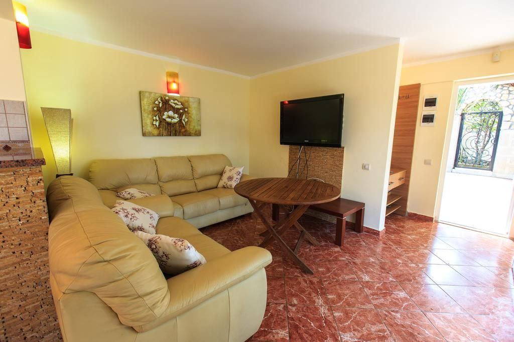 Вилла в Добра Воде, Черногория, 240 м² - фото 6