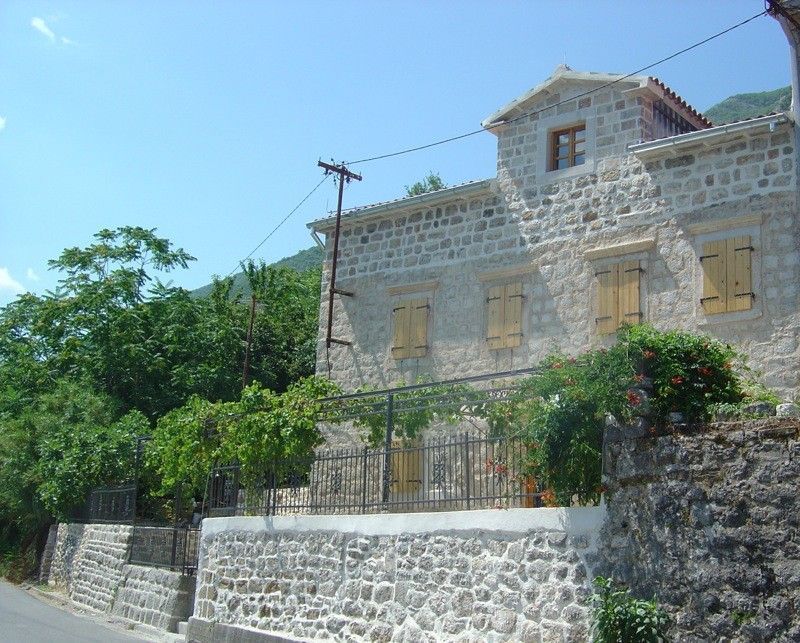 Дом в Прчани, Черногория, 168 м2 - фото 1