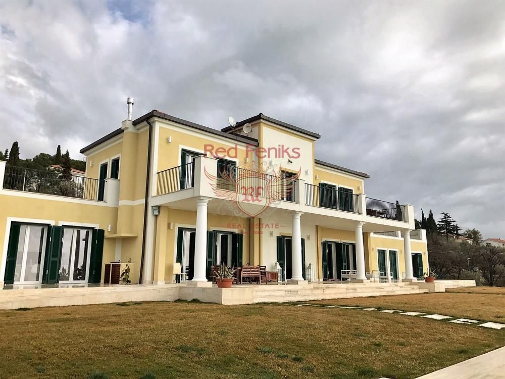 Вилла в Сан-Ремо, Италия, 800 м² - фото 1