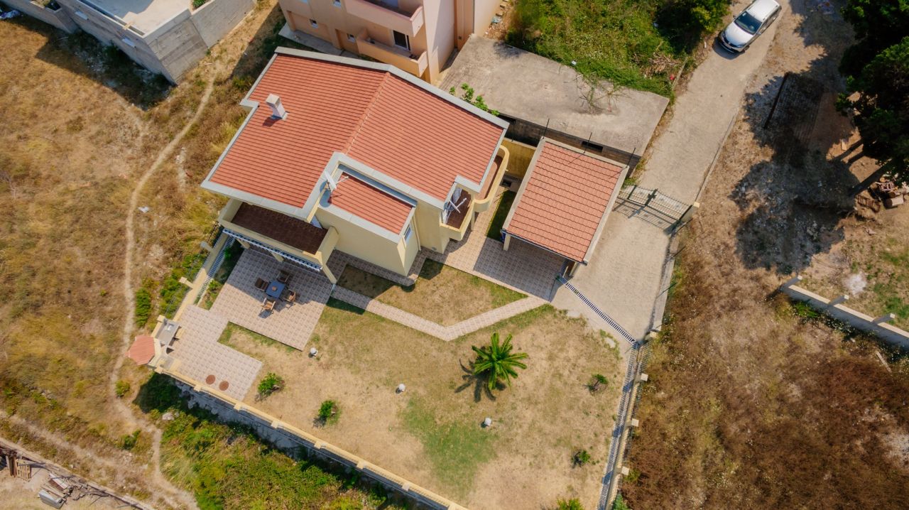 Коттедж в Баре, Черногория, 218 м² - фото 2