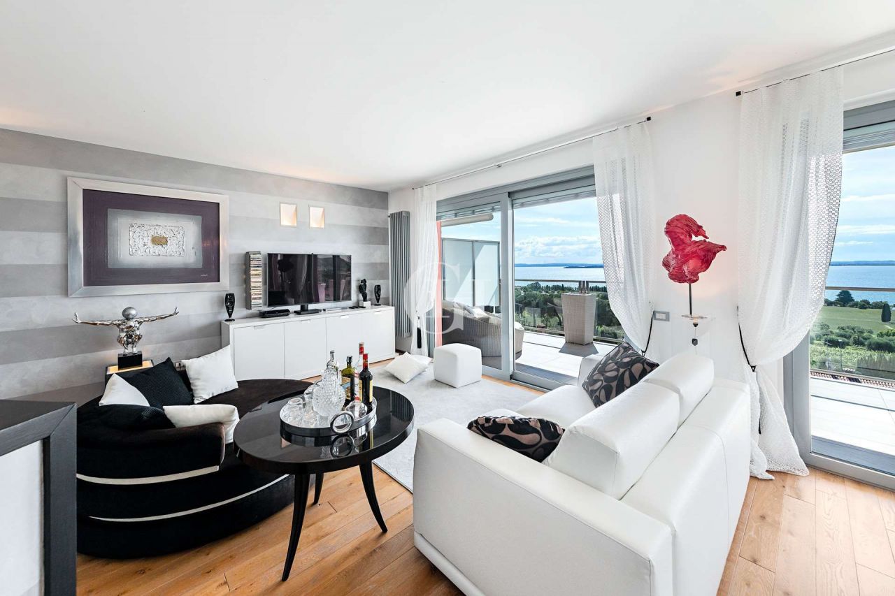 Апартаменты у озера Гарда, Италия, 135 м² - фото 8