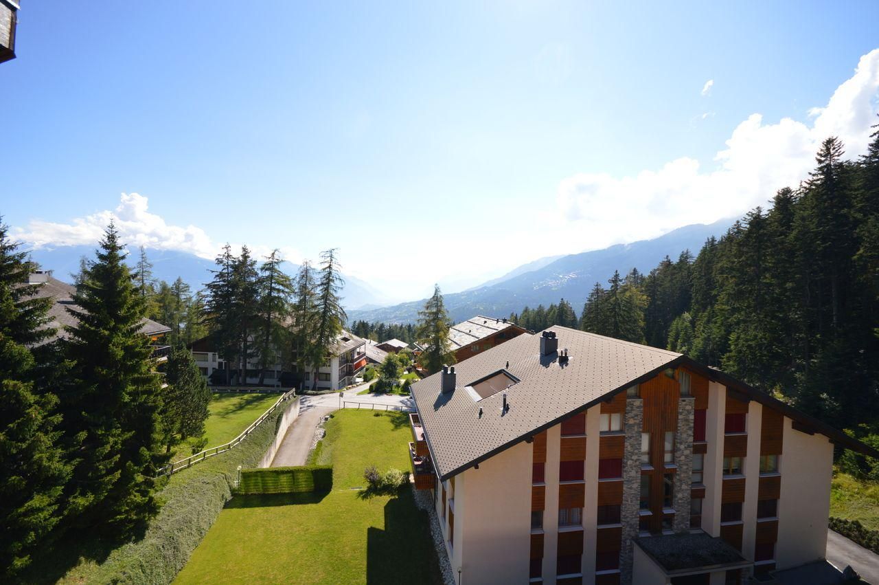Квартира в Кран-Монтане, Швейцария, 315 м2 - фото 1