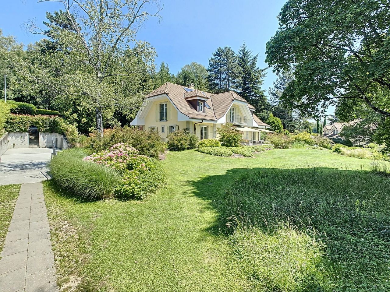 Дом Jouxtens-Mézery, Швейцария, 270 м2 - фото 1