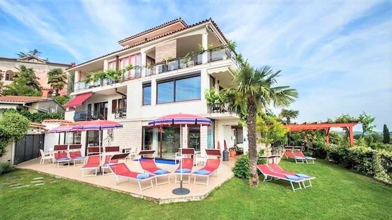 Отель, гостиница в Портороже, Словения, 1 364 м² - фото 1