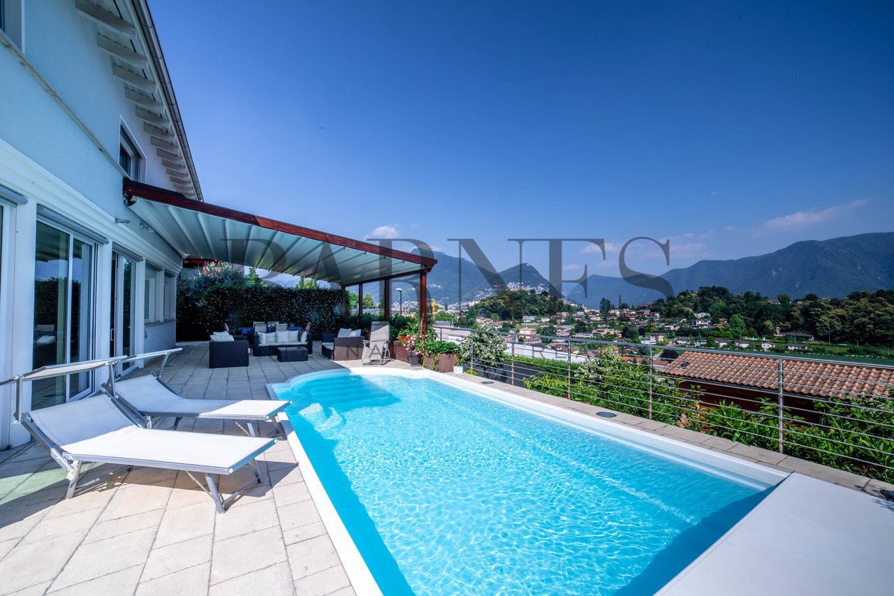 Дом в Лугано, Швейцария, 330 м2 - фото 1