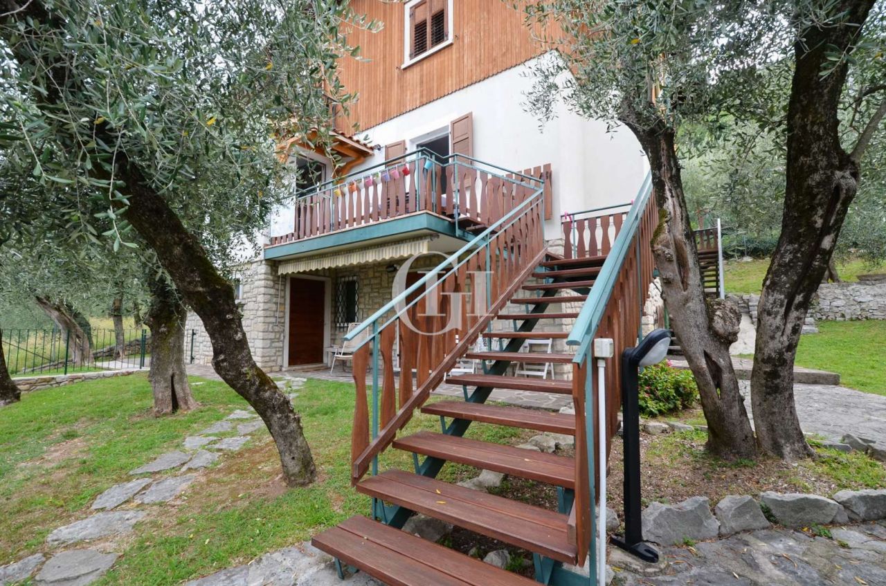 Квартира у озера Гарда, Италия, 95 м² - фото 21