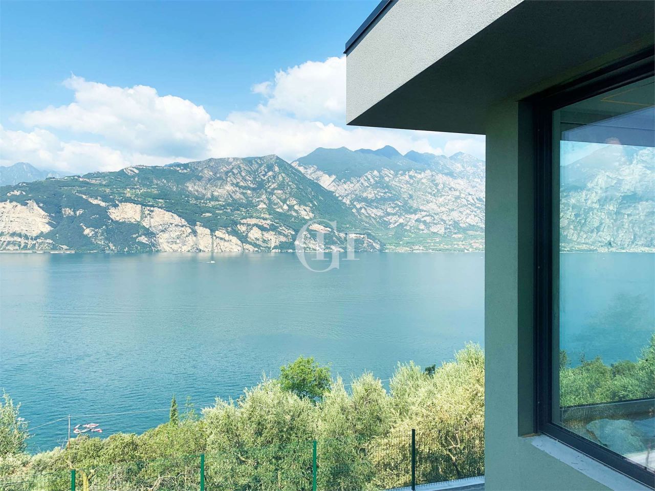 Вилла у озера Гарда, Италия, 236 м2 - фото 1