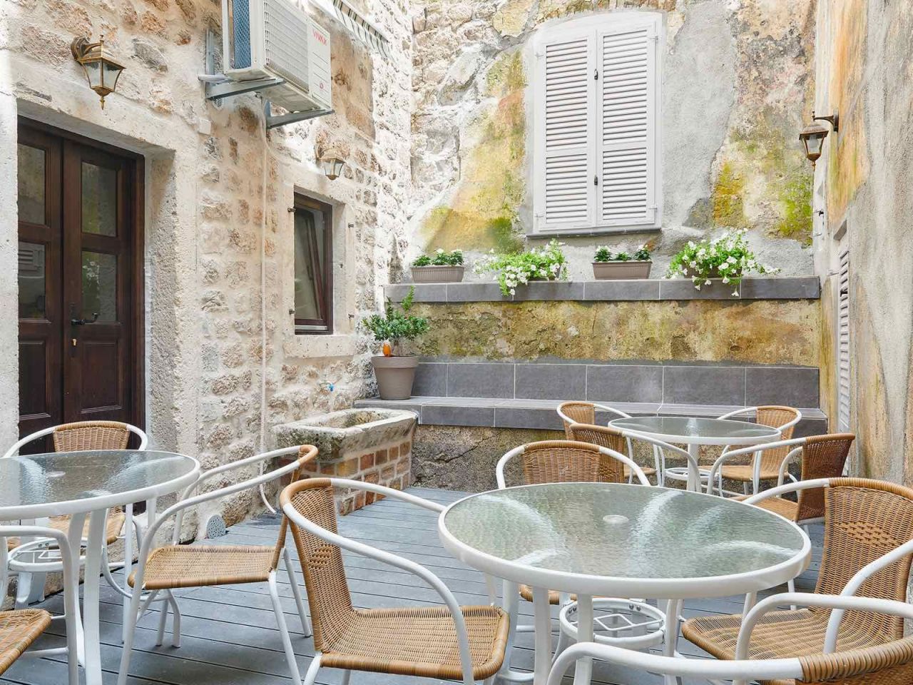 Отель, гостиница в Которе, Черногория, 180 м² - фото 12