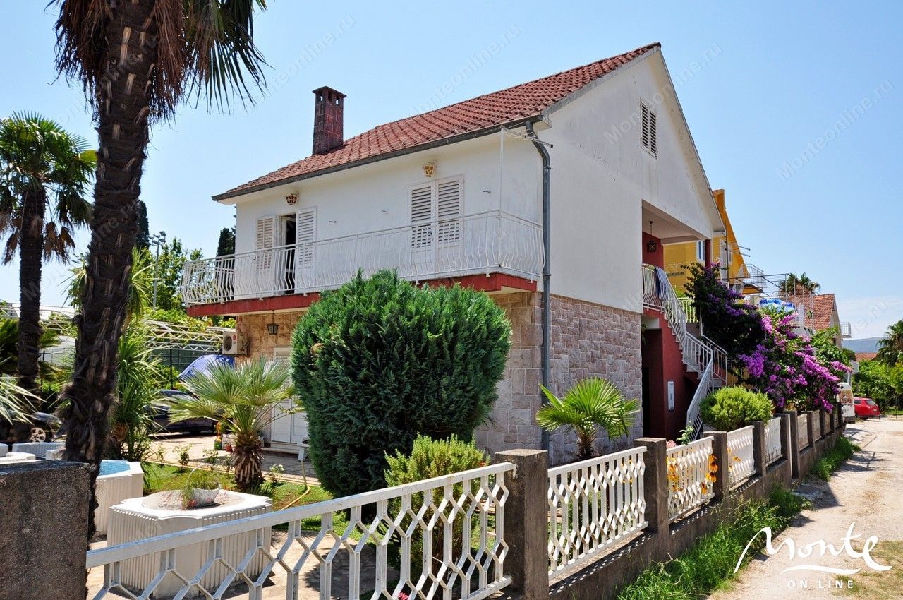 Дом в Тивате, Черногория, 147 м2 - фото 1