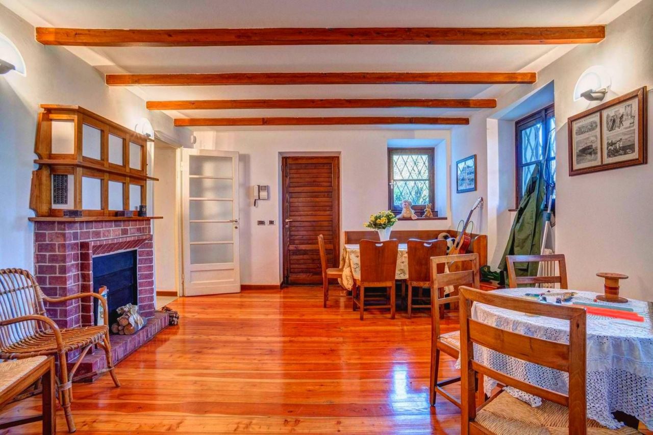 Поместье у озера Комо, Италия, 650 м² - фото 6