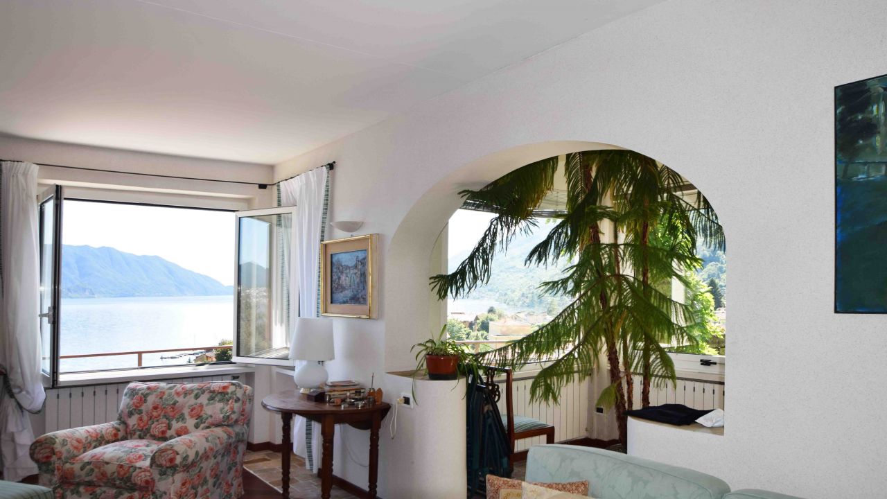 Вилла у озера Маджоре, Италия, 310 м² - фото 5