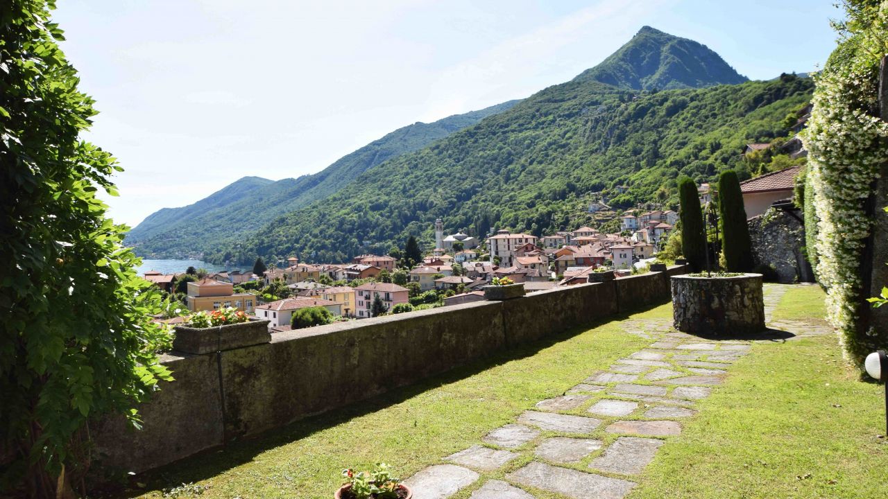 Вилла у озера Маджоре, Италия, 310 м² - фото 17