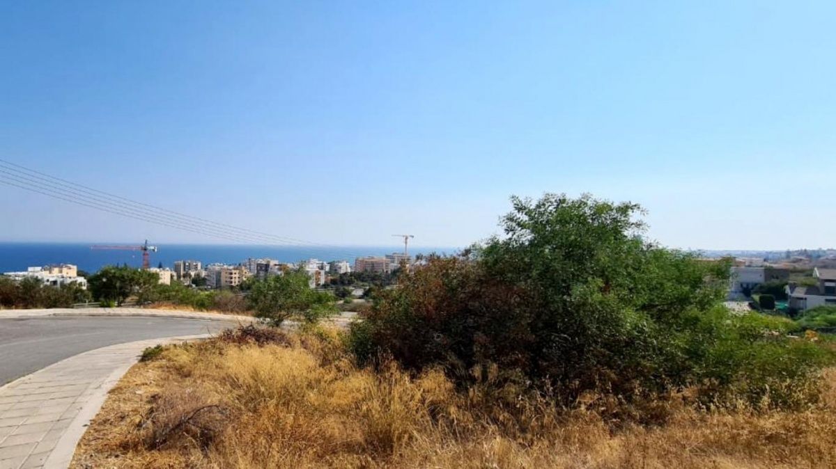 Земля в Лимасоле, Кипр, 821 сот. - фото 1