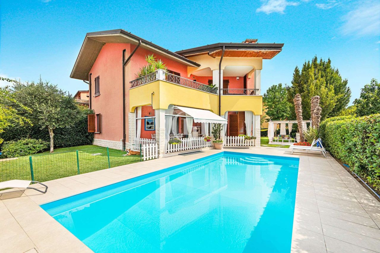 Апартаменты у озера Гарда, Италия, 128 м2 - фото 1