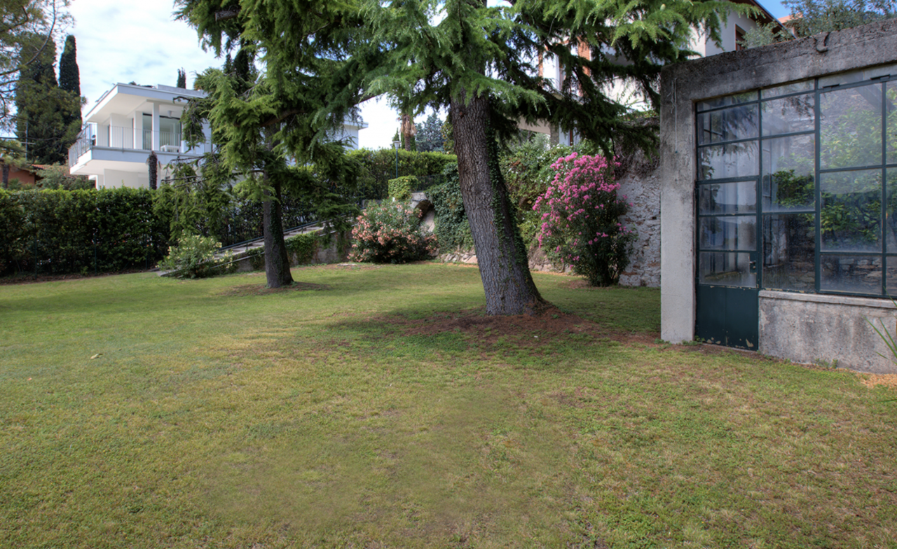 Вилла у озера Гарда, Италия, 300 м² - фото 8