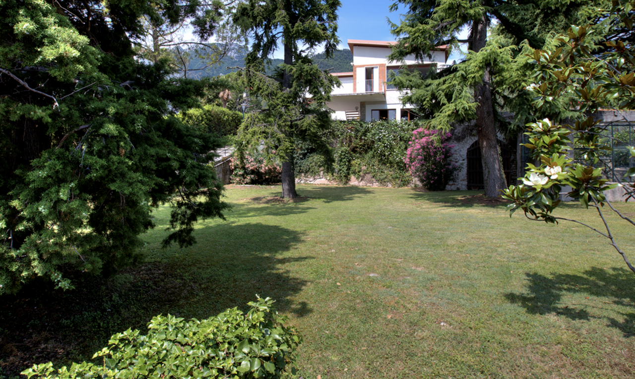 Вилла у озера Гарда, Италия, 300 м² - фото 9