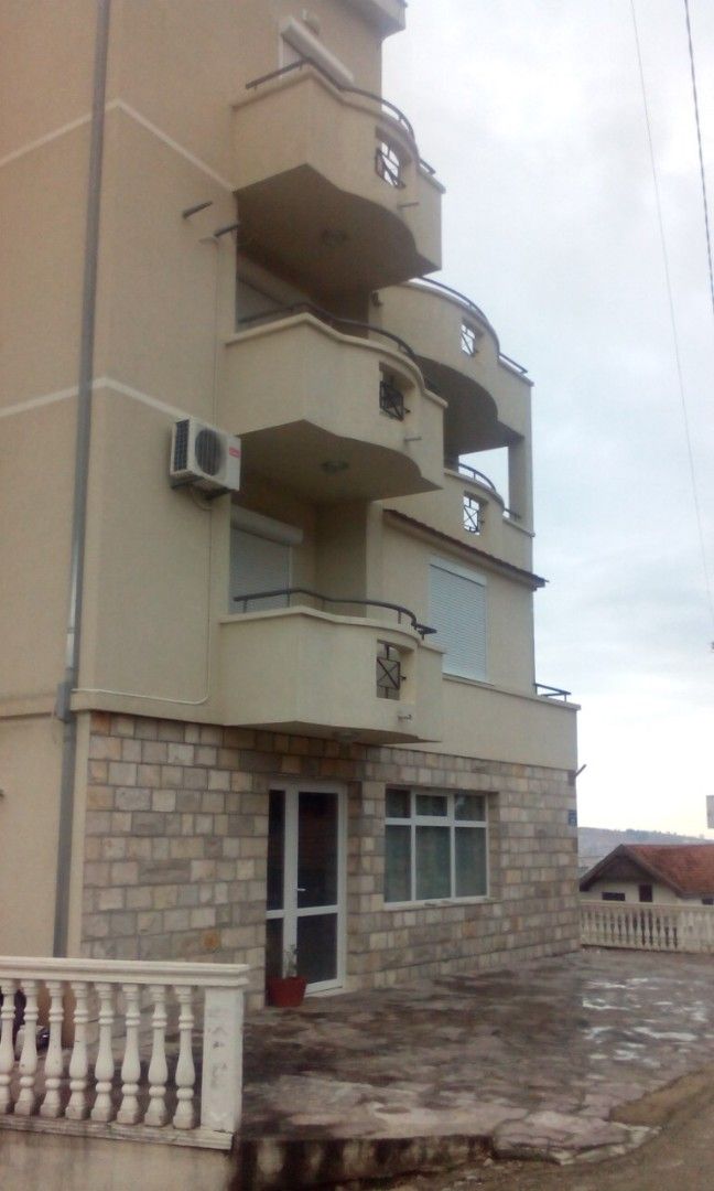 Квартира в Баре, Черногория, 60 м2 - фото 1