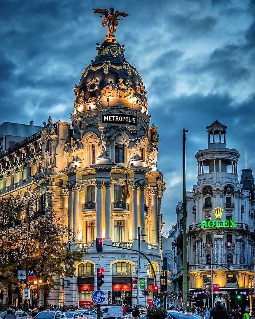 Отель, гостиница в Мадриде, Испания, 12 000 м2 - фото 1