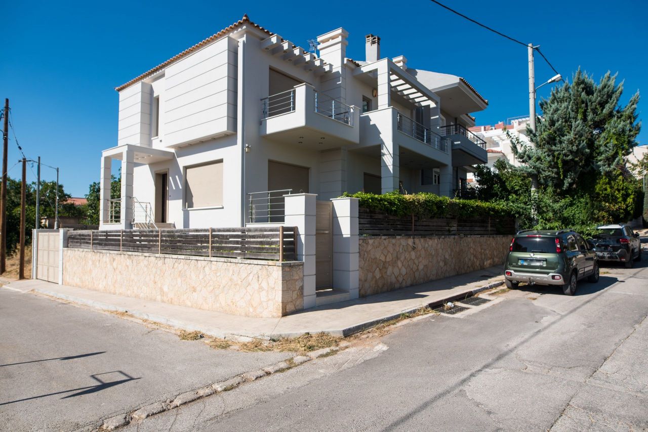 Дом в Амарусионе, Греция, 280 м2 - фото 1