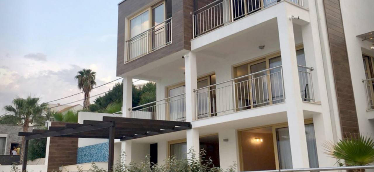 Вилла в Крашичах, Черногория, 300 м² - фото 2