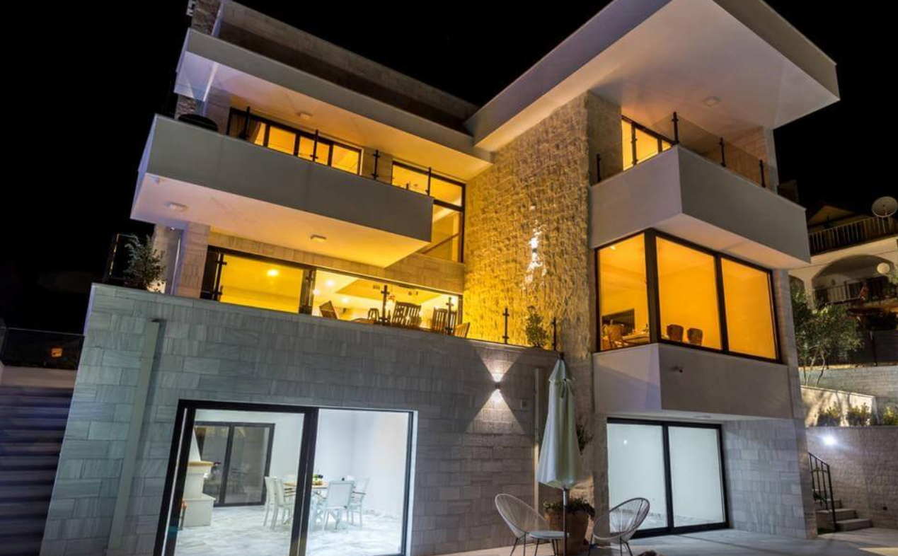 Вилла в Дженовичах, Черногория, 350 м² - фото 2