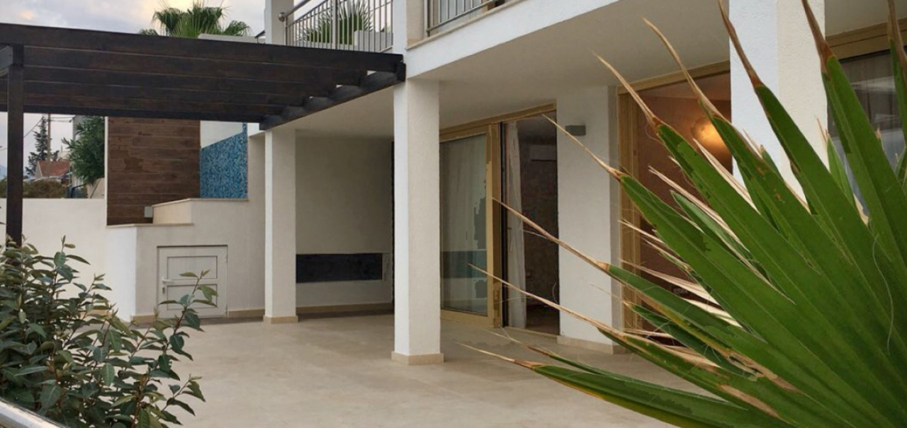 Вилла в Крашичах, Черногория, 300 м² - фото 3