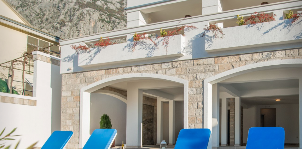 Вилла в Доброте, Черногория, 536 м² - фото 18