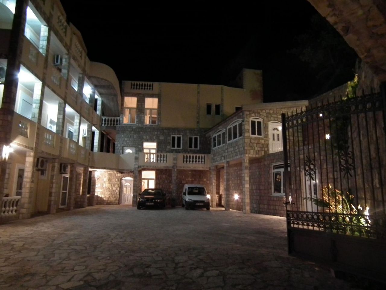 Отель, гостиница в Булярице, Черногория, 2 377 м² - фото 11