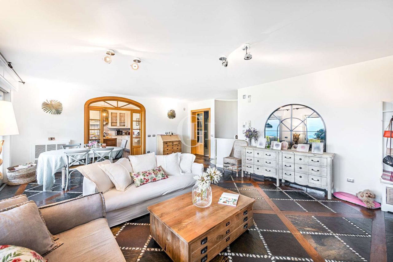 Апартаменты у озера Гарда, Италия, 240 м² - фото 5