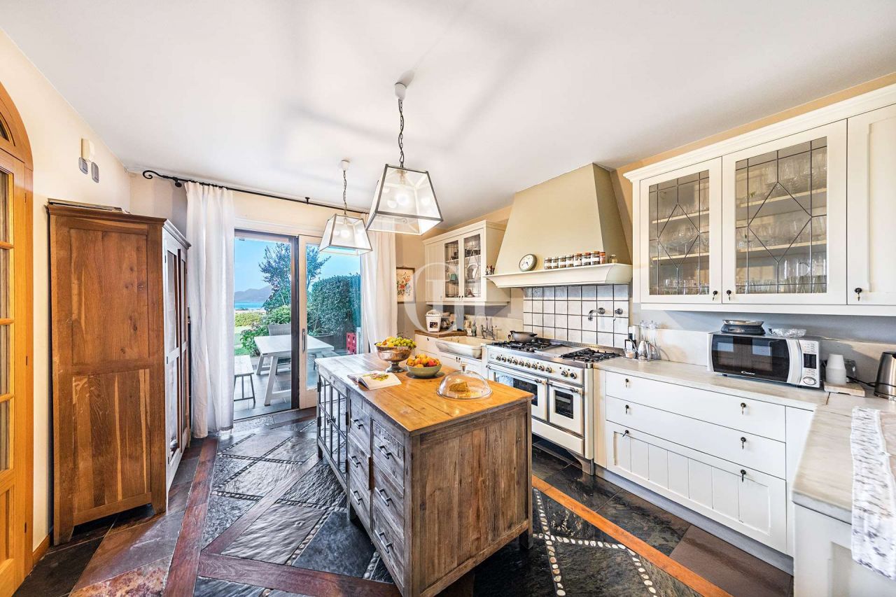 Апартаменты у озера Гарда, Италия, 240 м² - фото 10