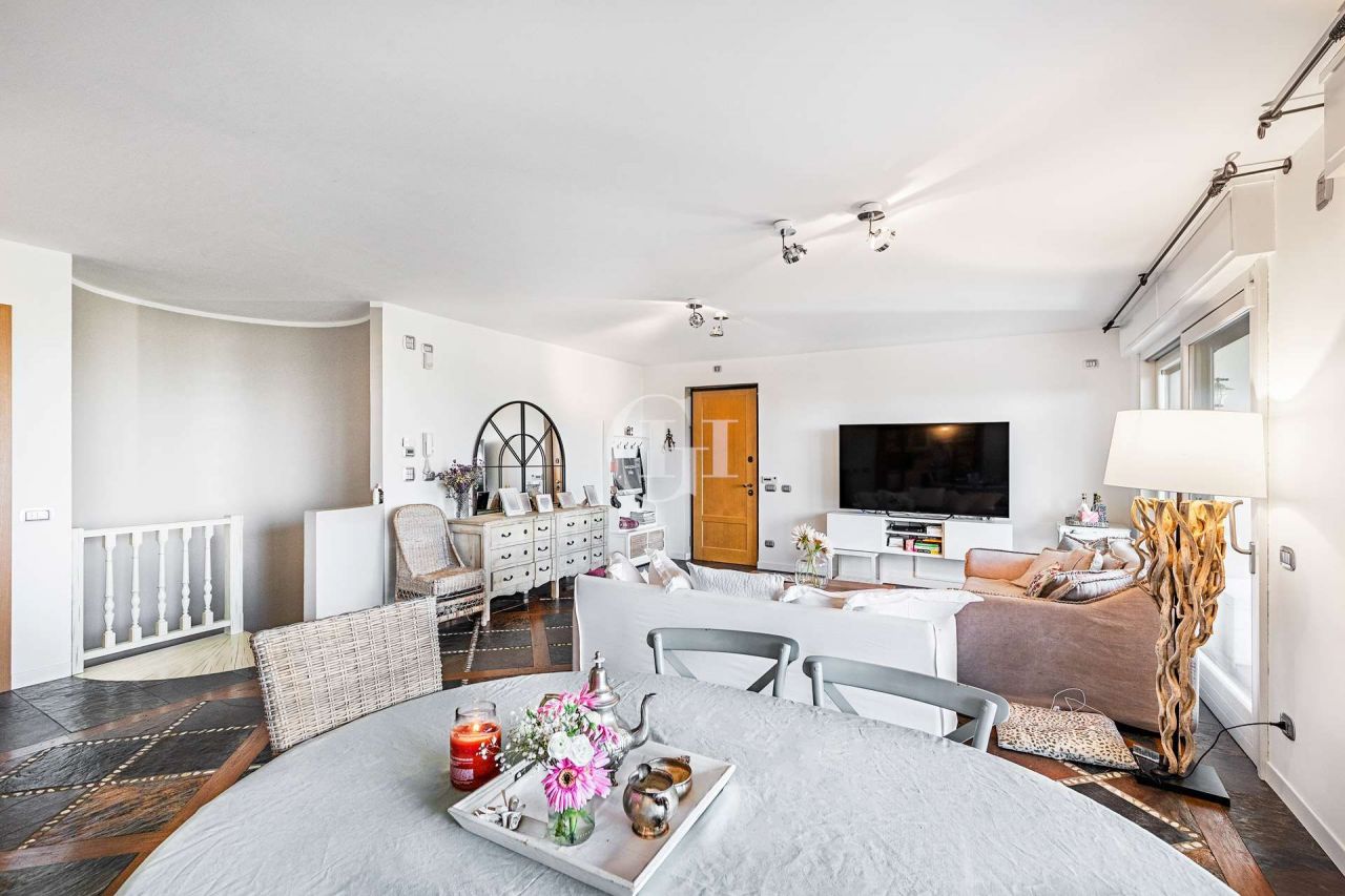 Апартаменты у озера Гарда, Италия, 240 м² - фото 7