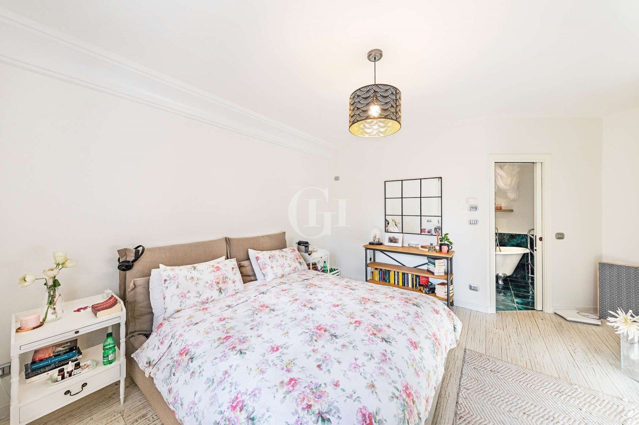 Апартаменты у озера Гарда, Италия, 240 м² - фото 12