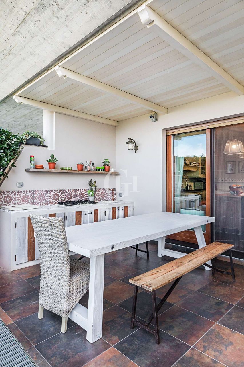 Апартаменты у озера Гарда, Италия, 240 м² - фото 11