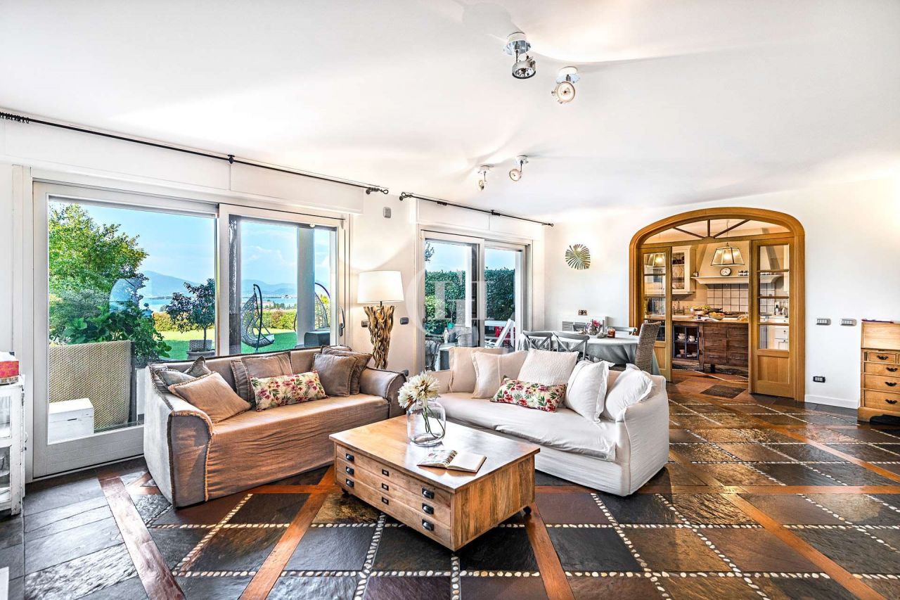 Апартаменты у озера Гарда, Италия, 240 м² - фото 4