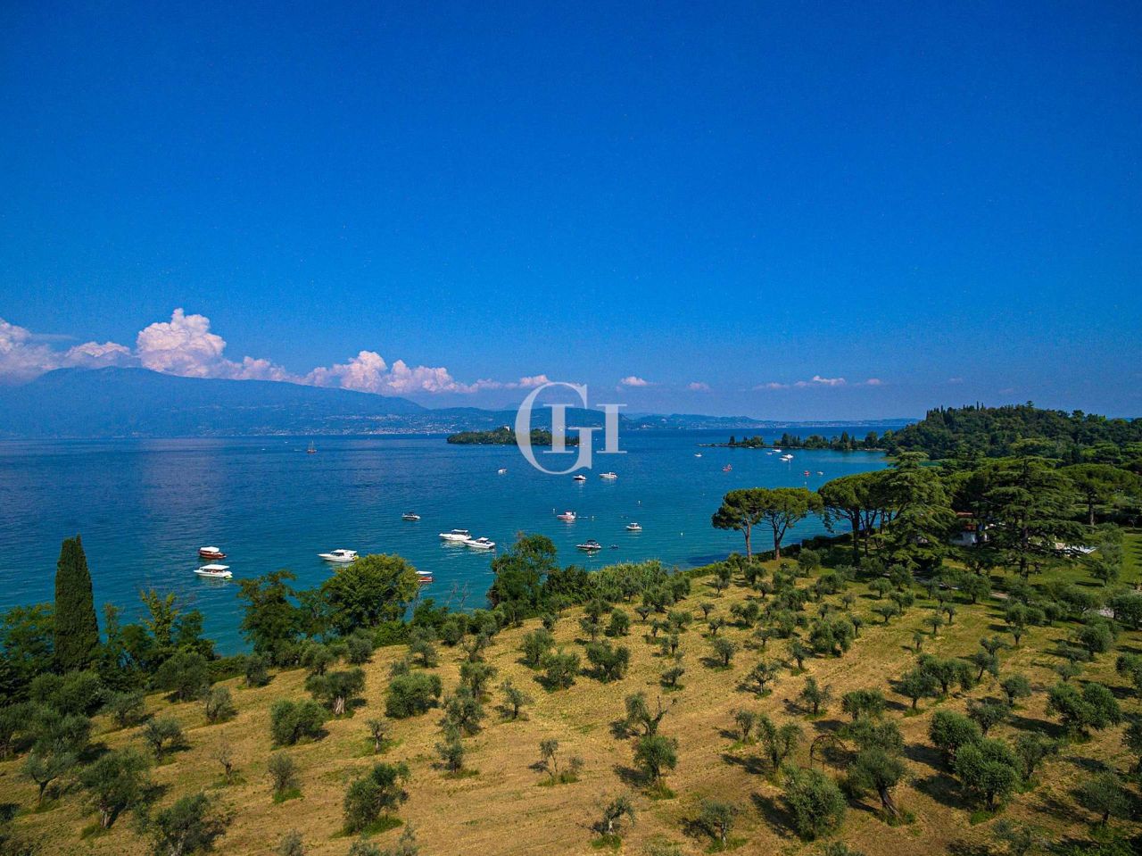 Вилла у озера Гарда, Италия, 250 м² - фото 8